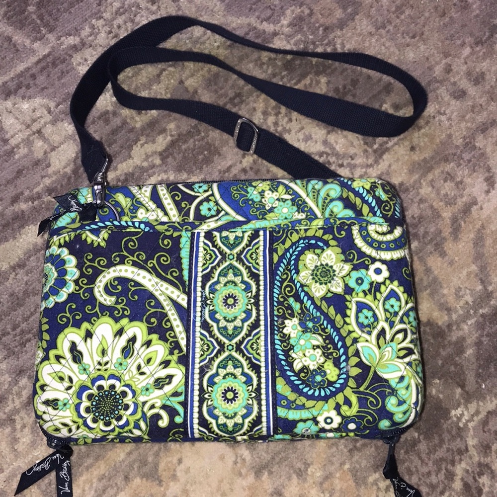 Vera bradley ipad case strap included